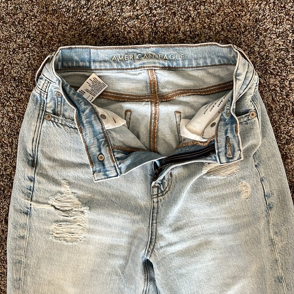 American Eagle High-rise 90’s Boyfriend Jeans - Picture 2 of 5